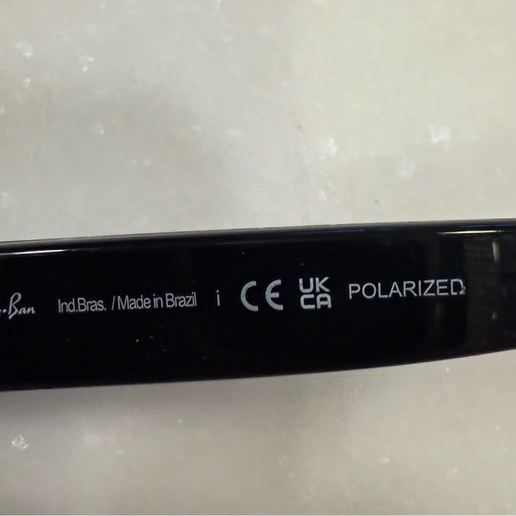 Ray Ban Unisex Sunglasses Polarized RB 4194 601 Black Rim / Green Lenses NWT - Picture 8 of 14